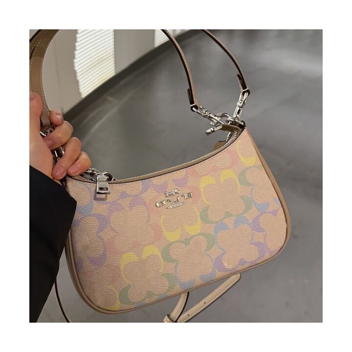 Coach Signature Khaki