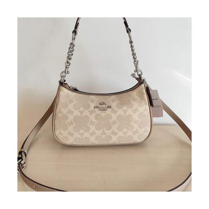Coach Signature Beige