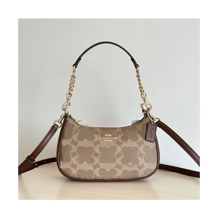 Coach Signature Café